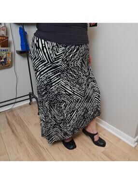 Travelers by Chico’s Hi Low Maxi Skirt Black White 3